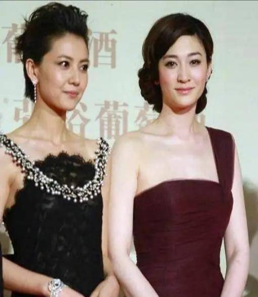 李小冉与王丽坤,宋佳同框,网友:"合影高手"并不是浪得虚名_女明星