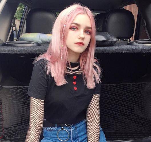 眉毛逆生主要是由于遗传,睡姿,刮眉等因素造成的.