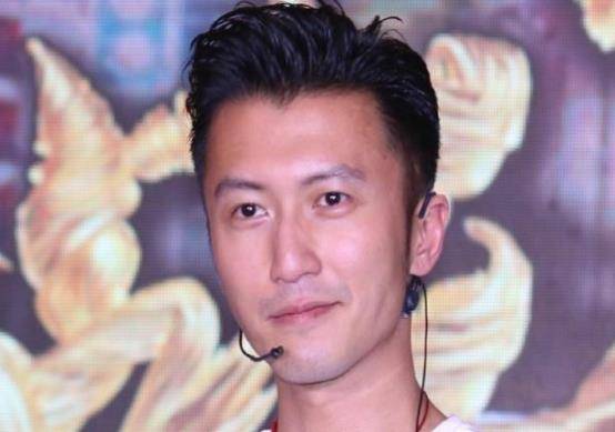 易波:因颜值太高不甘心送快递,整容成明星,如今逆袭人生_谢霆锋_客户