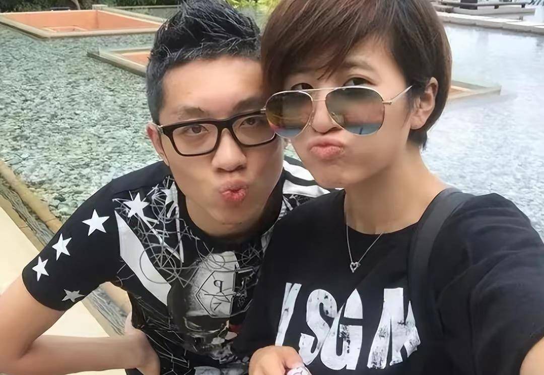 奥运冠军许昕:老婆是乒乓球第一美女,孔令辉弟子刘诗雯的妹妹_特鲁姆