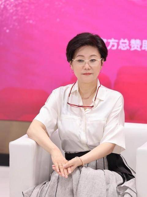 导演李少红删除耍大牌艺人戏份引争议_作品_网友_工作