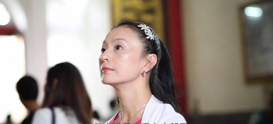 李赛凤就算老了,也很有贵气,虽然皮肤不美了,但仍有骨相美_白色_感觉