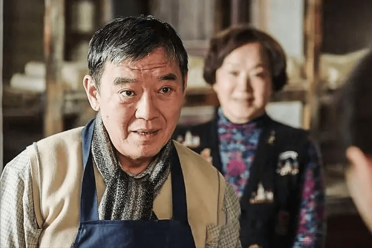 李立群是一位著名的演员,之前一直在台湾生活,之后来到了内地,如今