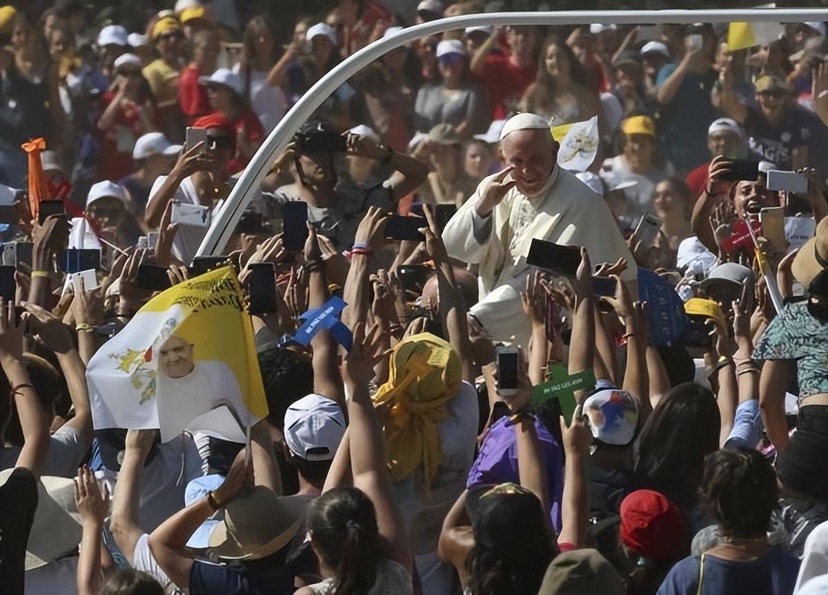 智利左翼政党组成的人民联盟政府上台,萨尔瓦多·阿连德成为智利历史