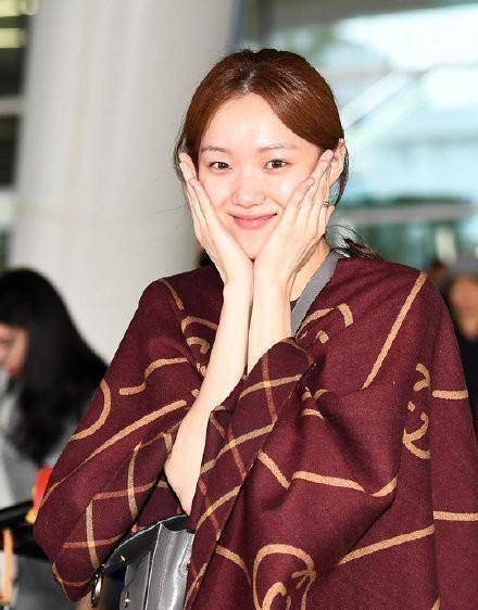 李圣经素颜风,整体舒适休闲,不会有任何的冲突_感觉_衣服_的设计