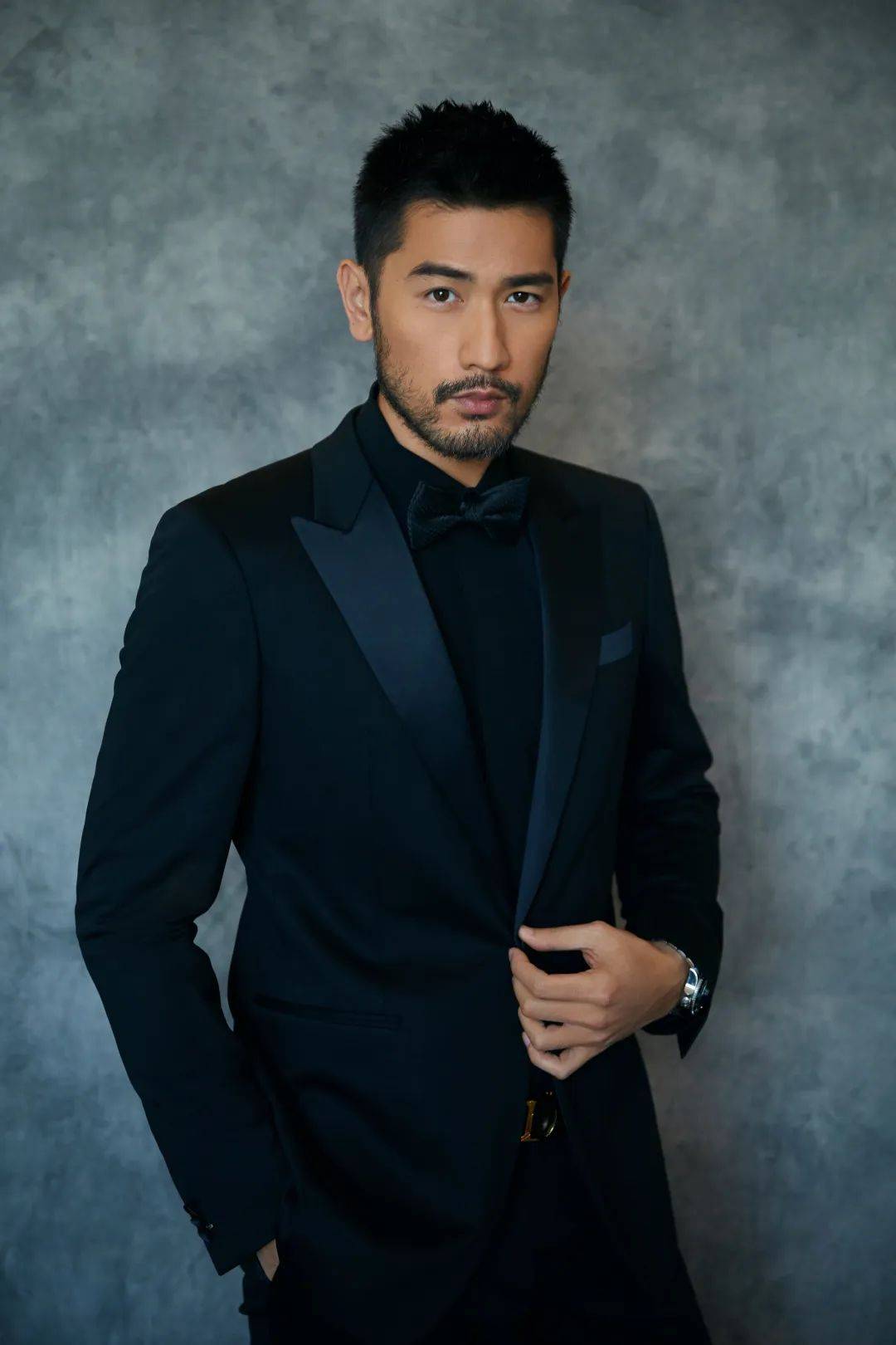 曾经坠落人间的温暖彩虹贵公子——高以翔_作品_生活_工作