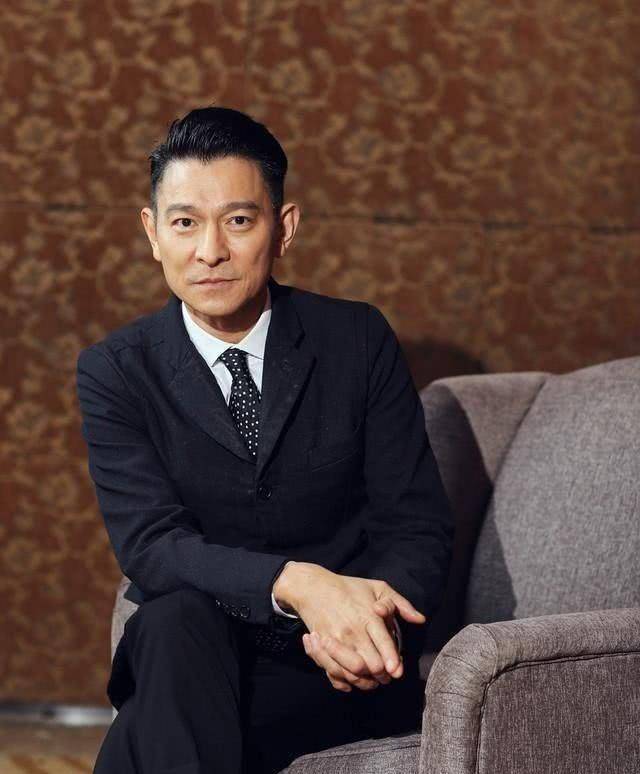 刘德华的弟弟刘德盛近照曝光_华仔_大姐_因为