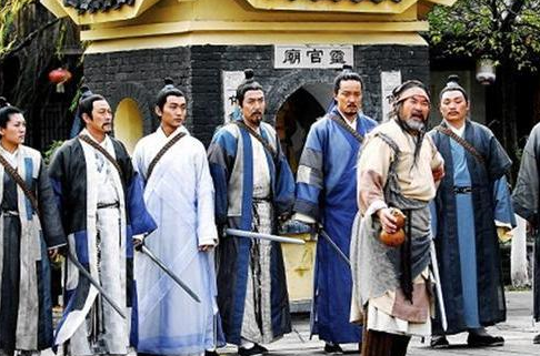 全真七子使出天罡北斗阵,能否击败铁掌水上漂裘千仞,答案很意外_高手