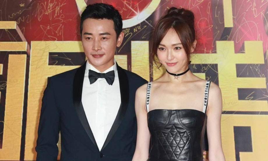 罗晋唐嫣每次亮相都有一个相同细节 网友:罗晋把唐嫣宠上天啊_黑色_穿