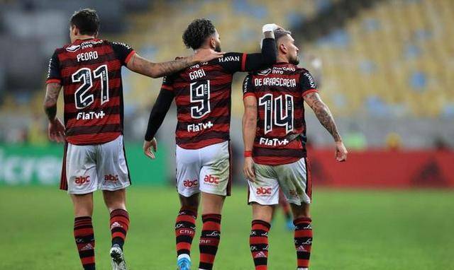 而作为巴西近两年在解放者杯最成功的队伍,本次小组赛上和阿超的竞技