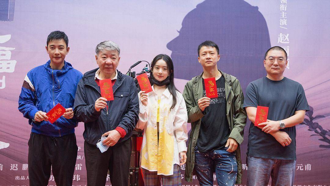 罗晋新剧出境,露出的两截胳膊比土黑,敬业精神让网友钦佩不已_观众