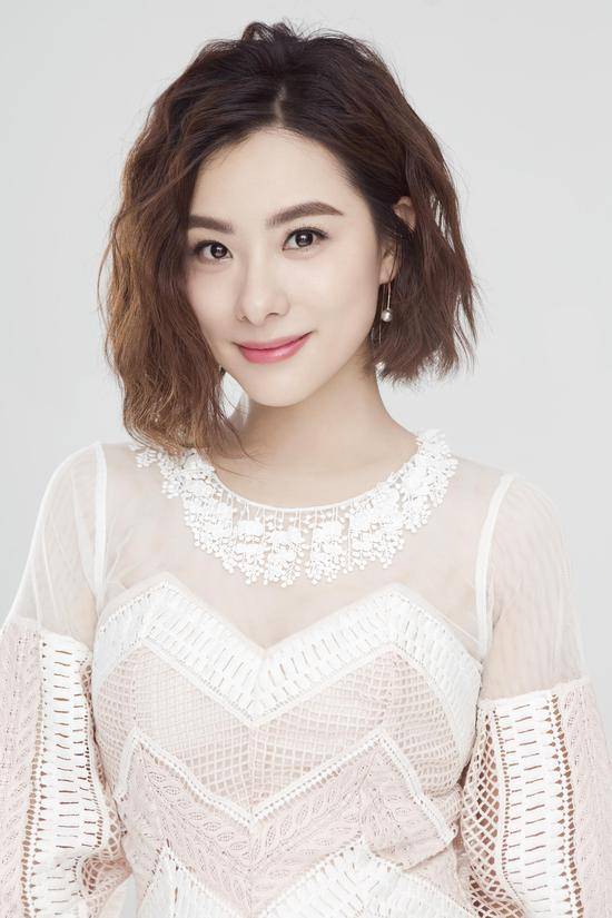 44岁奥运冠军刘璇,"四次结婚"折煞众人,嫁入豪门被宠成小公主_体操_小