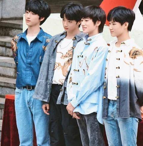 刘耀文和左航是同桌,分班表显示在校身份不同,却成公司的骄傲_巴蜀_本