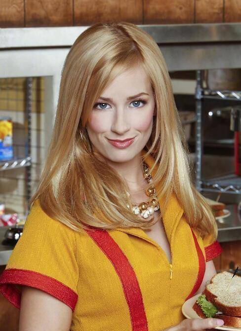 姐妹"卡洛琳合影,实则为两人主演新片宣传造势_贝丝·比厄_电影_成功