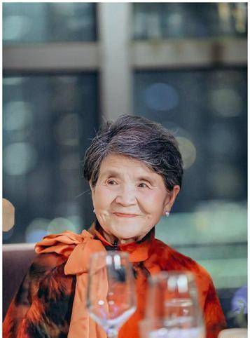 杨子的母亲刘丽芹:前儿媳陶虹太强势,黄圣依是她心中