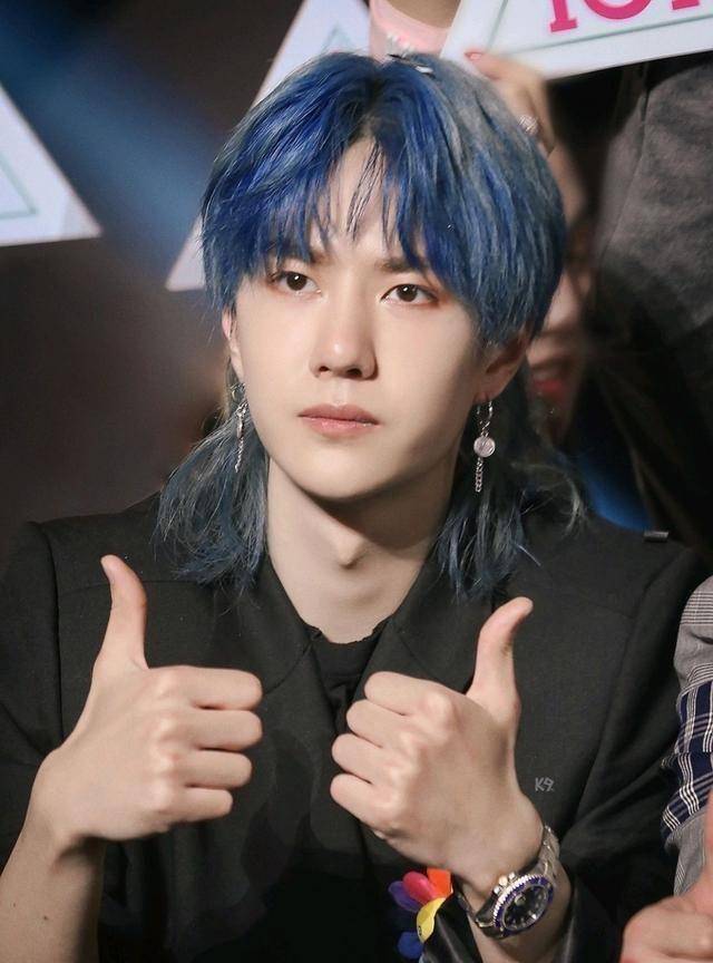 鹿晗上头,王一博蔡徐坤可魅可甜,而他太勾魂_造型_王子_五官