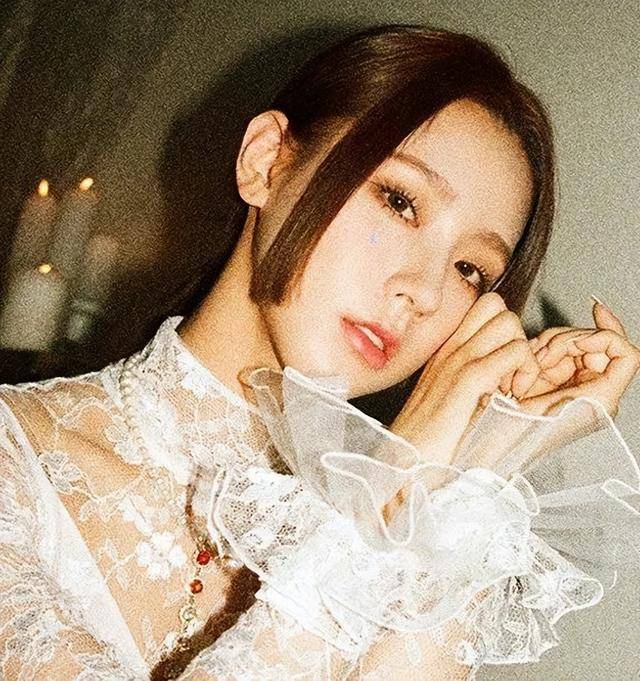 换上jennie的同款编发后,彻底"野"上头了_发型_刘海_公主