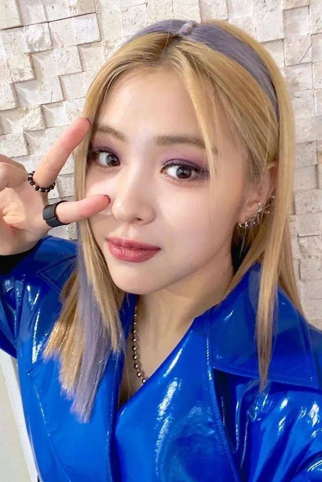 换上jennie的同款编发后,彻底"野"上头了_发型_刘海_公主