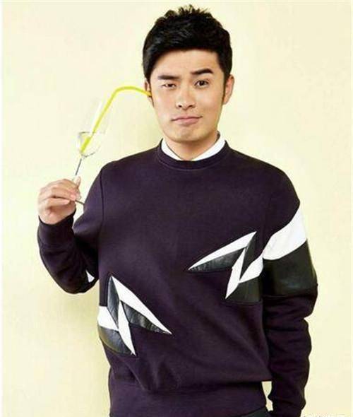 黄晓明陈赫的店被曝挂牌代言,网友:躺着拿加盟费_公司_人气_店铺