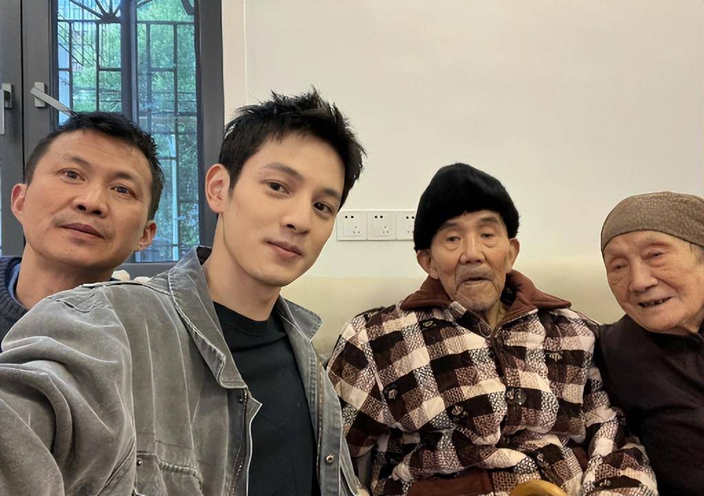 热搜上的男明星,和他捡破烂的奶奶_王润泽_孩子_高考