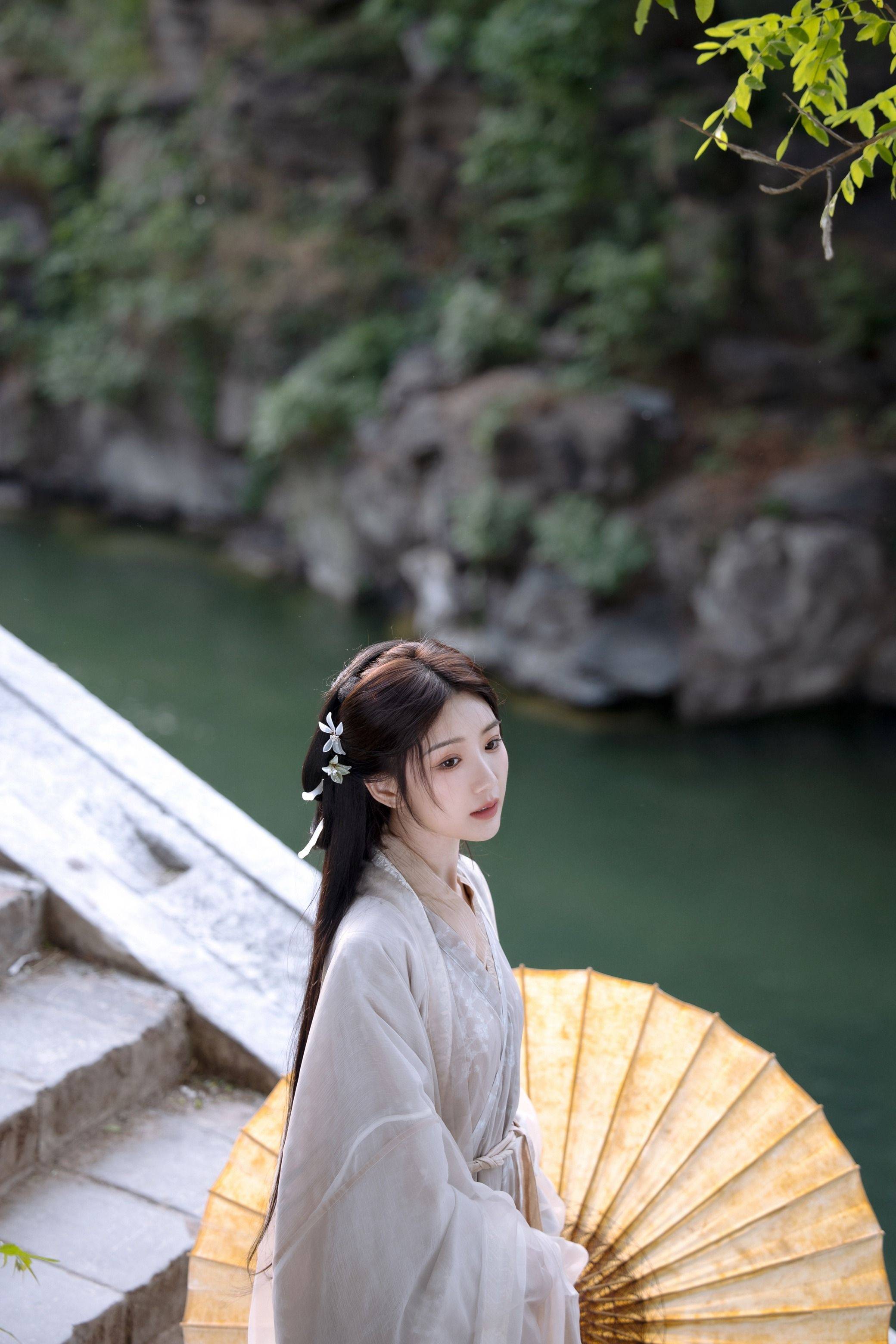 毛晓彤白色汉服仙气飘飘写真_唯美_极致