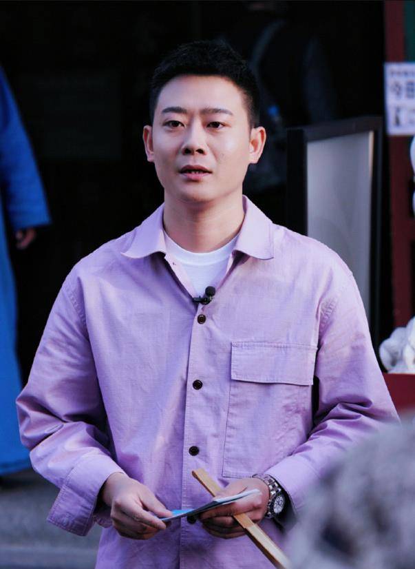 3月20日,德云社栾云平发布了一组照片,并配上了这么一句话,大意就是和