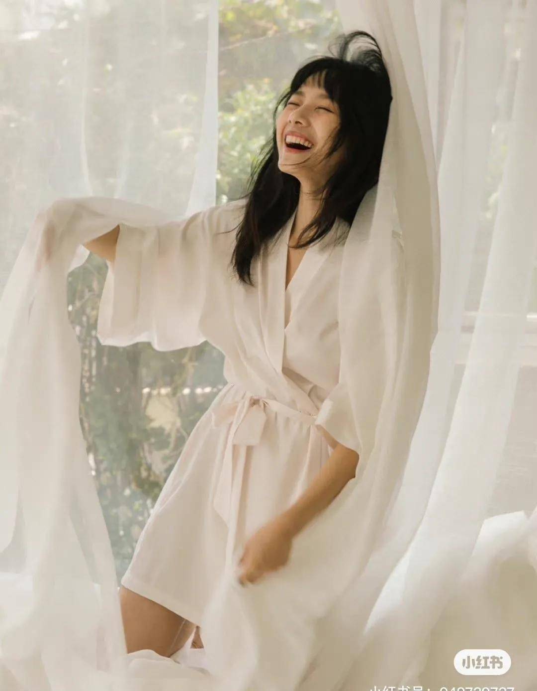 睡衣秀和内衣秀不同,在家里穿的睡衣,主要还是得看舒适度,因为实用性