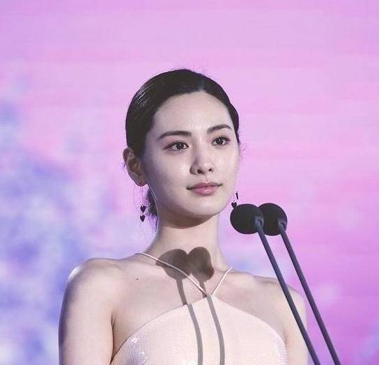 这位世界第一美女叫林珍娜,林珍娜出道于韩国娱乐圈.