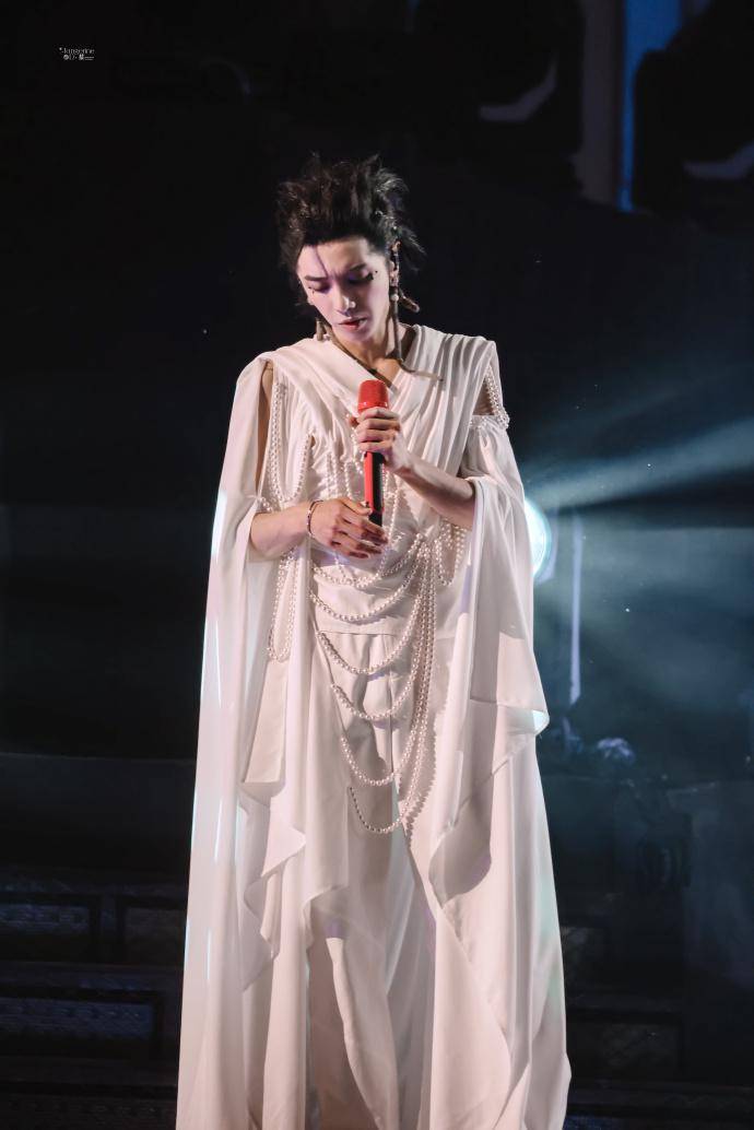 爱穿高跟鞋的6位男星,身高不够鞋底凑,恰恰证明了越努力越心酸_节目