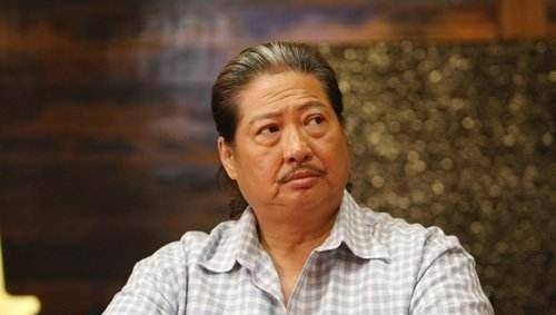 世界拳王周比利,打伤李连杰胳膊,一脚踢飞吴京:不想和他当对手_洪金宝