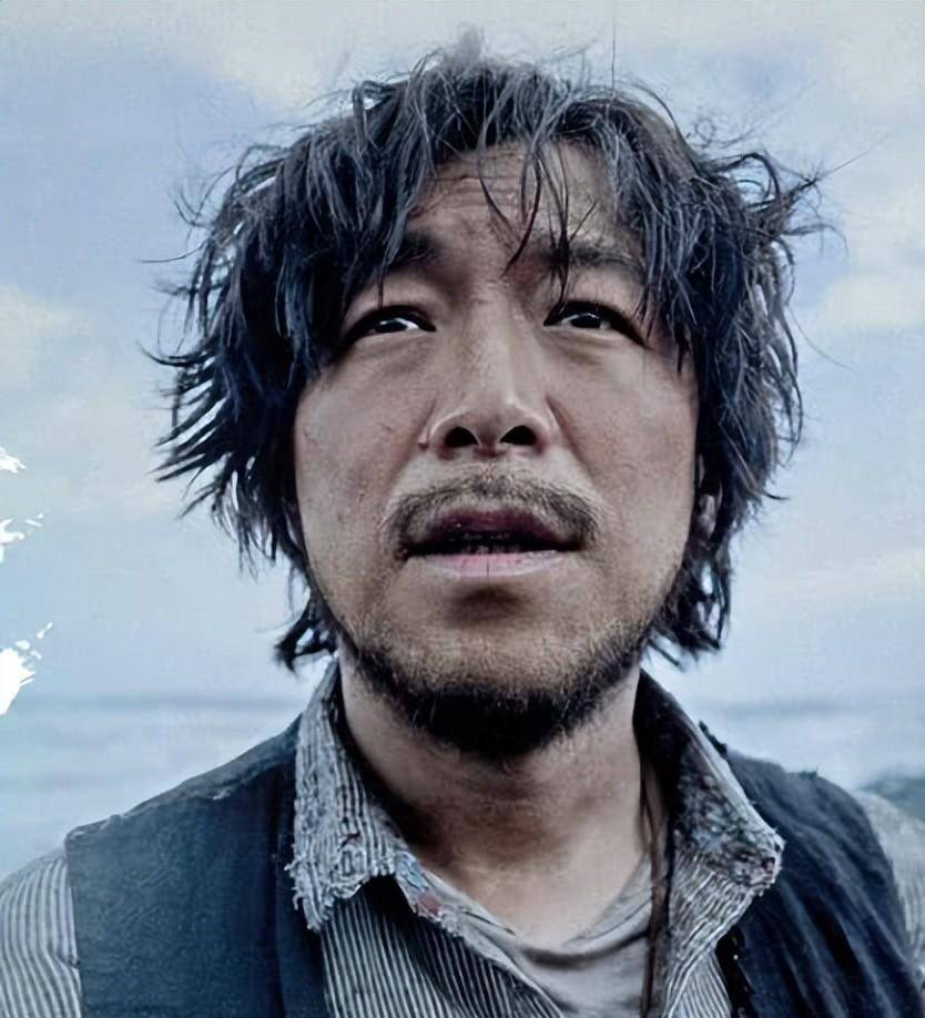 2019年,黄渤主演的电影《疯狂外星人》在剧中作为驯兽师的耿浩,在不知