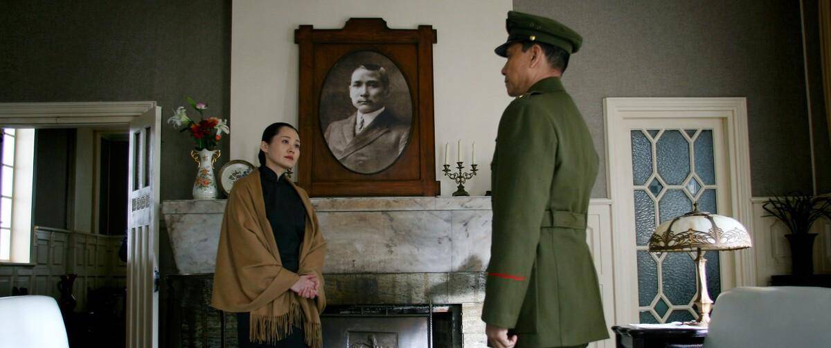 被特赦参加国庆典礼,一人看到宋庆龄后面露愧疚_蒋介石_沈醉_国民党