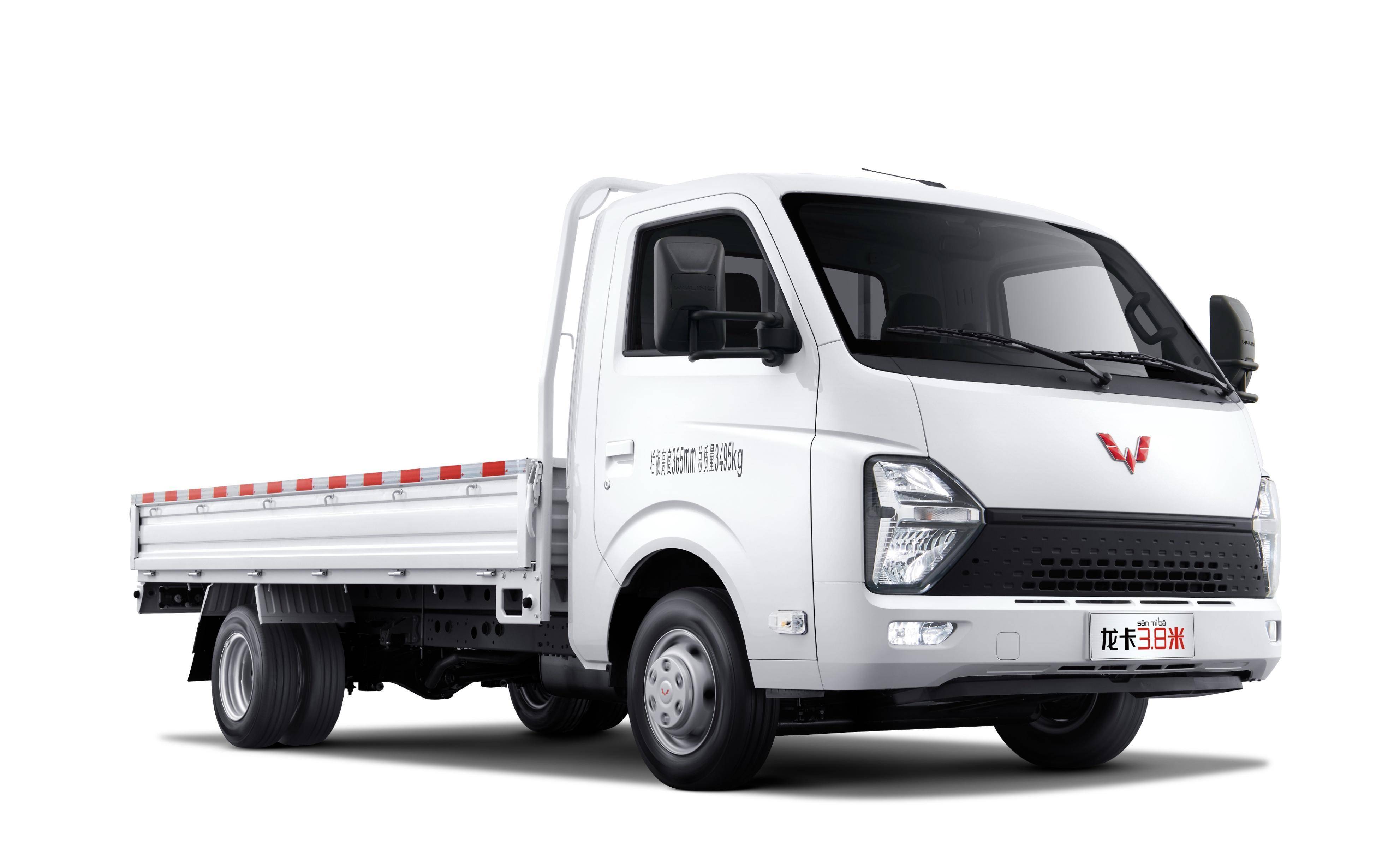 五菱龙卡六边形战士 ,3.8米货箱横竖都能拉,带来高效运货服务!