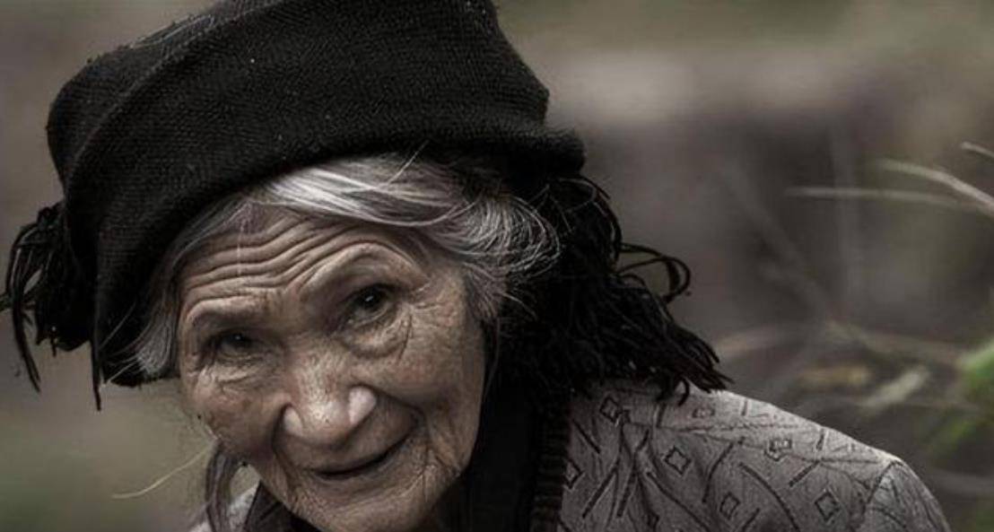 中国巴巴万加"河北疯婆婆",民间留下七句谶语,可信度有多少?