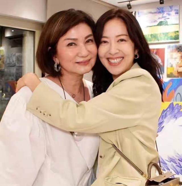 古天乐被打压,佘诗曼左右为难,让tvb衰落的勾心斗角还在继续?