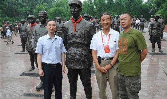 樊建川:嫌市长薪酬低,辞职捡破烂,捡出80亿后执意上交给国家!