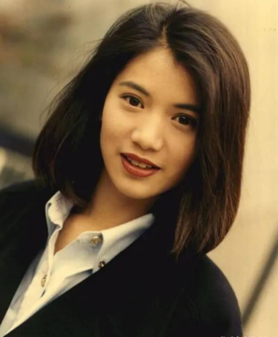 看过蔡少芬,袁咏仪的老照片,才知道什么是"神颜值"!_母亲_刘銮雄_孩子