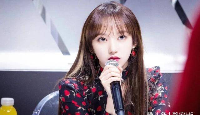 有种"时尚过猛"叫程潇,年仅22岁,身材却堪比柳岩_网友_实力_王一博