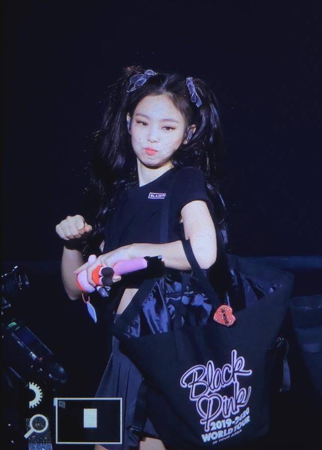 盘点「blackpink」jennie的双马尾造型_黑色_形象_演唱会
