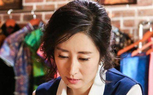 刘敏涛是他前妻,他长相堪忧7年不探望女儿,12岁女儿仍想爸爸_常乐