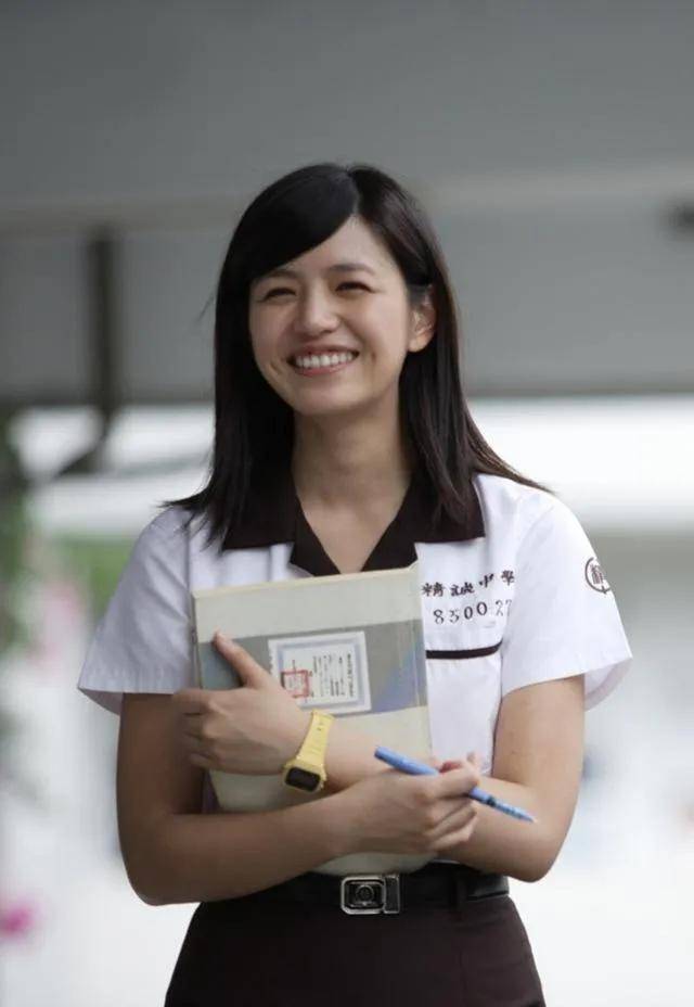 但从天坛掉落的速度太快,两年后陈妍希就因为《神雕侠侣》被冠上了"最