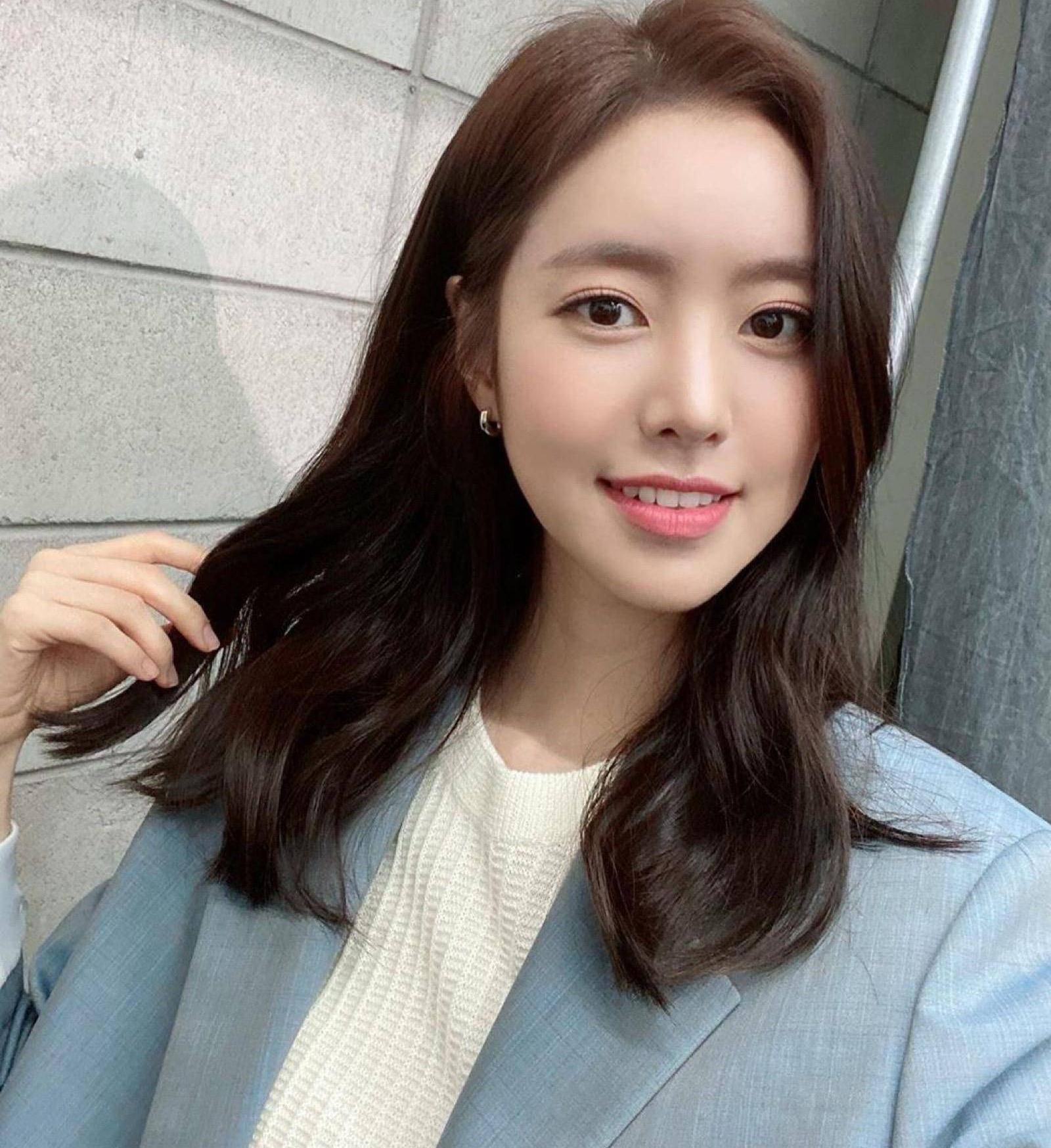 清纯女神陈世妍:被疑插足崔振赫,传与尹施允拍拖,她是王的女人_观众