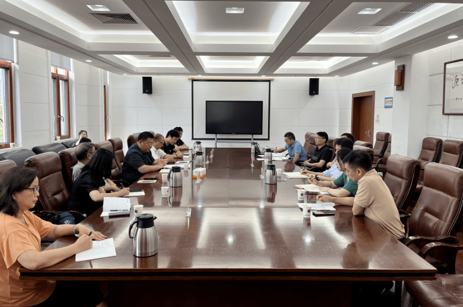 湖南省自然资源厅矿保处处长刘豪,副处长叶庆华,矿业权处副处长潘君庆