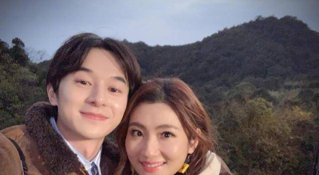 张睿轩比任家萱小很多,而任家萱也没有想到他们会给自己找一个比自己