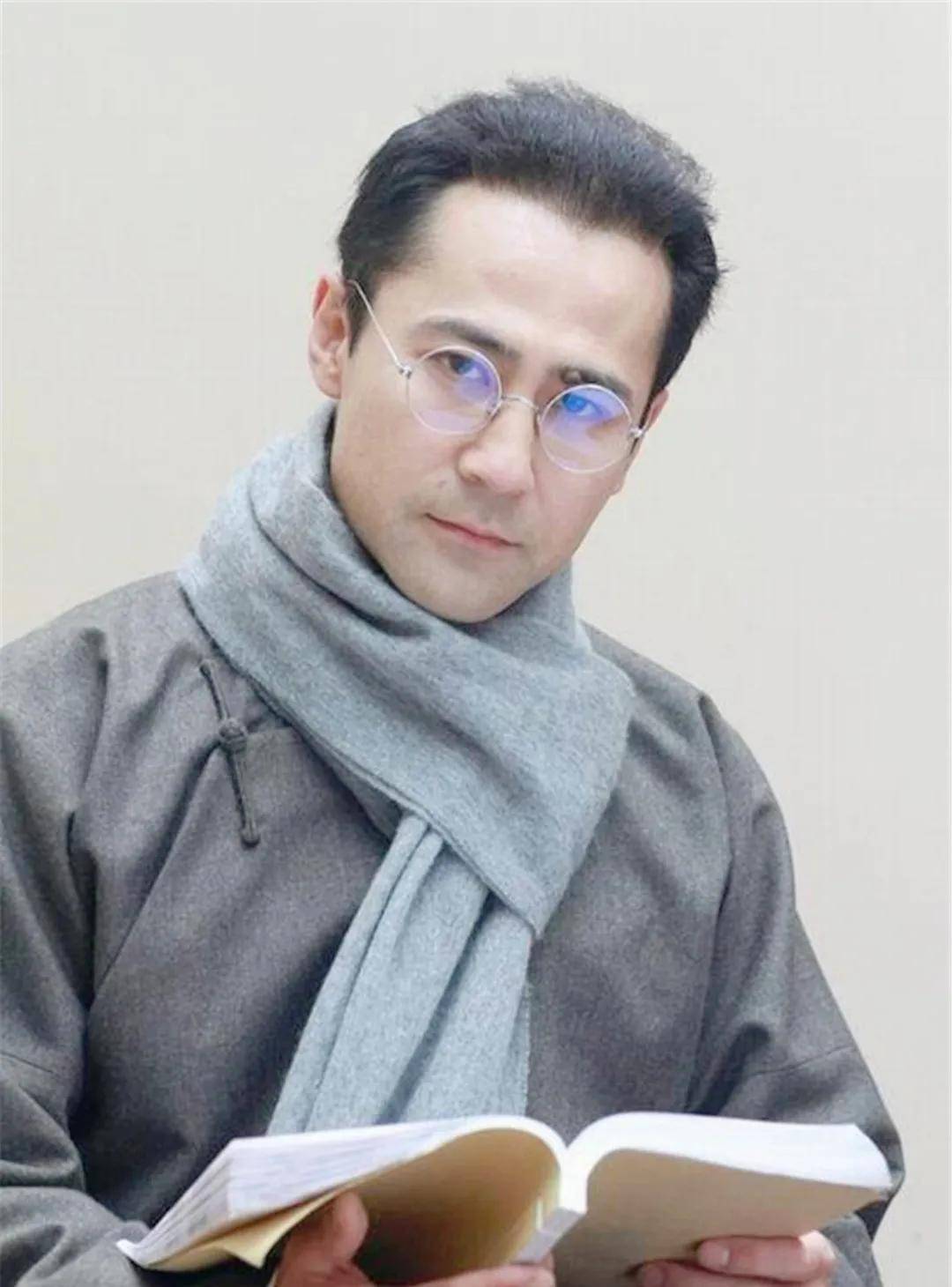 《梦中的那片海》张皓越:因"汪若海"出圈,成京爷专业户的他是宠妻狂魔