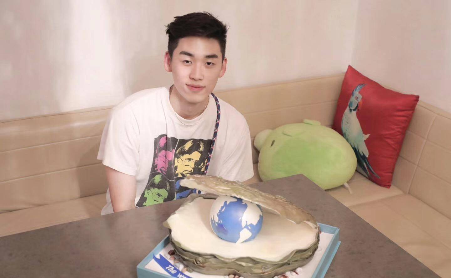 林依轮儿子林子濠:坐拥北京2栋楼,却被父亲送去农村改造_广州_因为