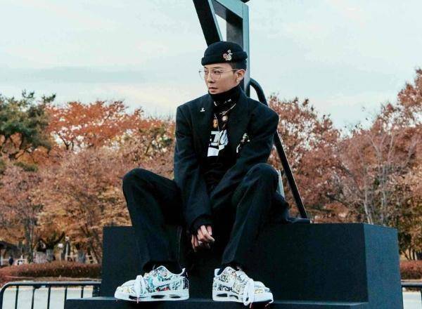 就在最近在香奈儿的时尚大秀上,我们看到权志龙确实是有些发福,但是他