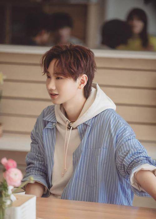 张翰自嘲没名气,看汪苏泷怎么打圆场_个性_作品_自我介绍