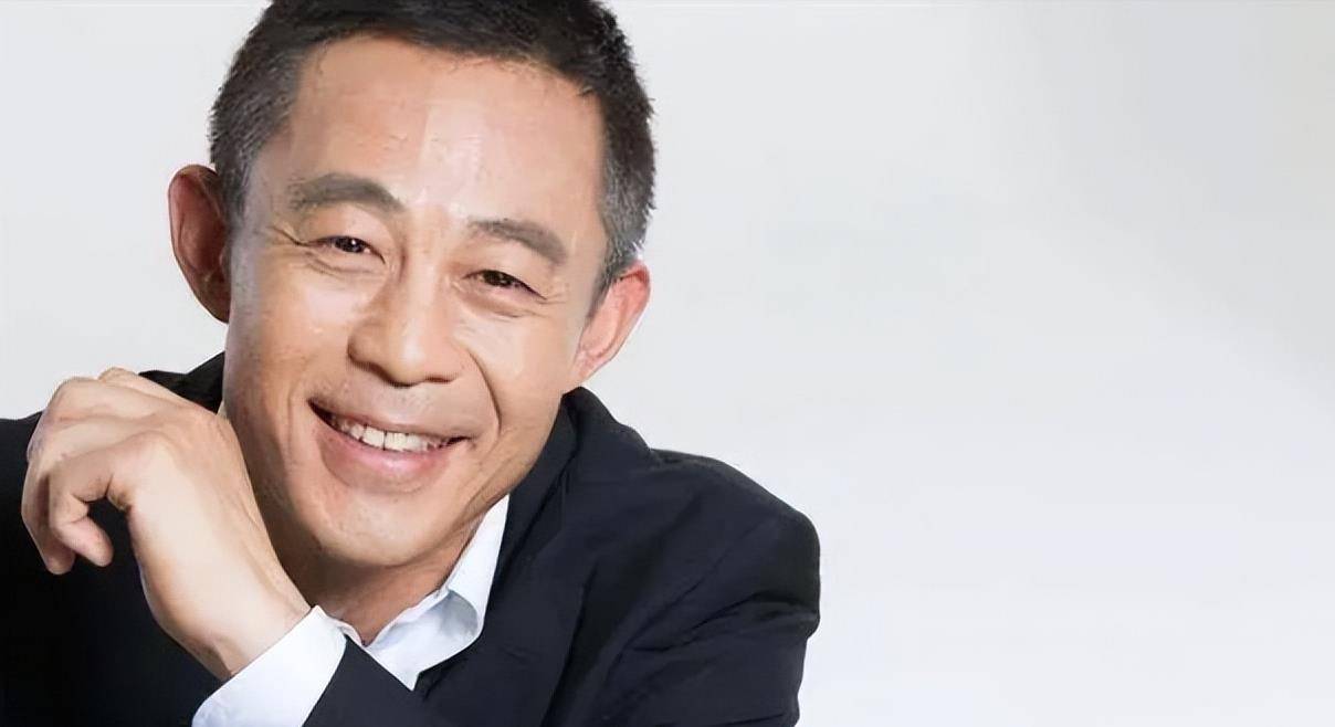 妻子年轻漂亮,又有了属于两人的孩子,此时的侯勇可以说是人生中最大的