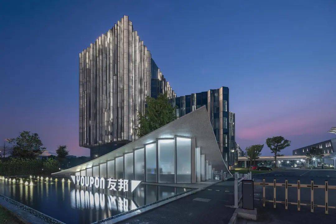 问界·定制——友邦吴伟江: 以用户场景为纲,做行